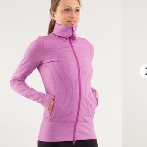 Excellent condition Lululemon Stride Jacket in Heathered Fuschia - size 6/8